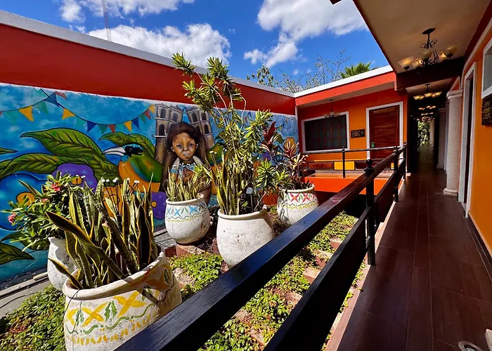 El Zaguán Colonial by GuruHotel